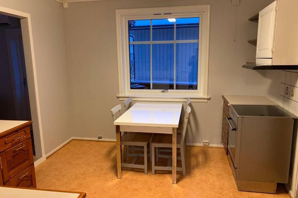 Koselig Hus I Havna Apartment สโวลแวร์ ภายนอก รูปภาพ